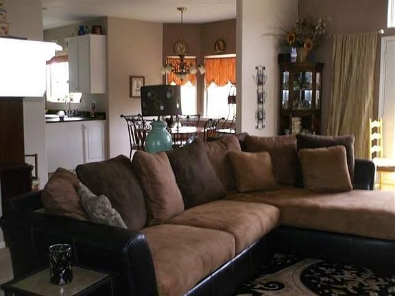 3rd image of 101 N Creek Ct
