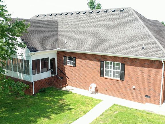 4th image of 208 Jennings Ln