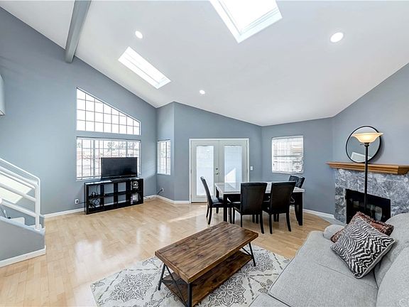 3rd image of 533 W 23rd St APT 6