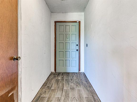 5th image of 601 Crown Dr