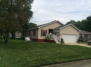 371 Wayne St, Mahomet, IL 61853