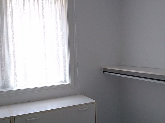 5th image of 18 Saint Moritz Way #13A