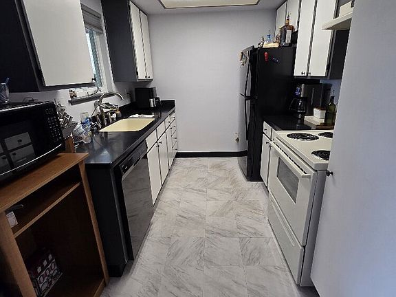 3rd image of 7413 Mar Vista Way