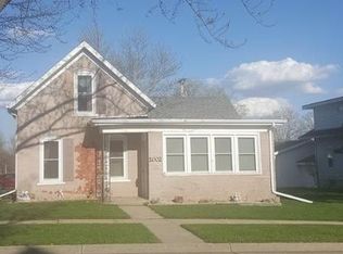 2002 16th Ave, Monroe, WI 53566