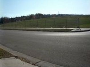 5220 SW 33rd St, Topeka, KS 66614