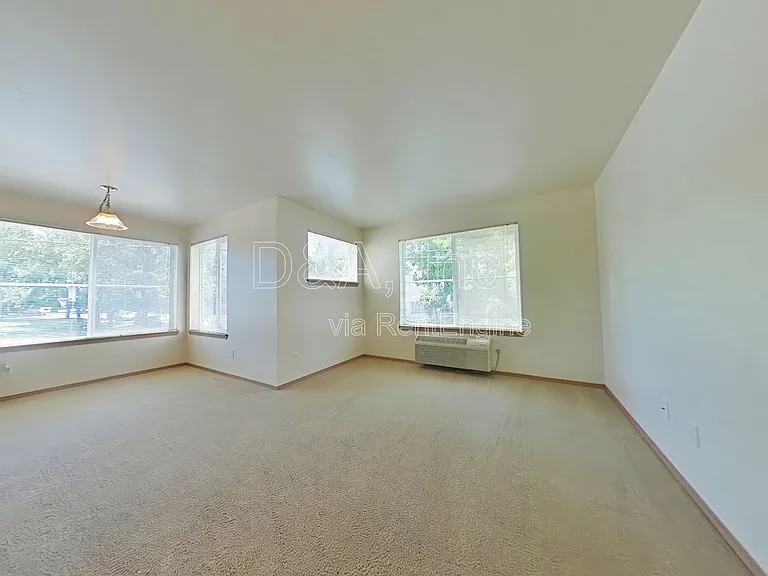 2960 NW Tyler Ave #201 — Photo 2