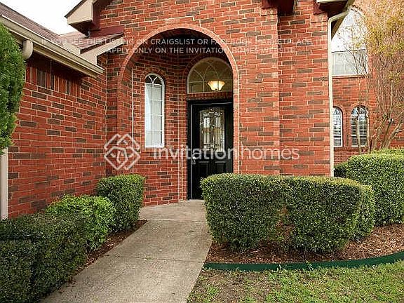 2nd image of 2829 Clearwater Dr