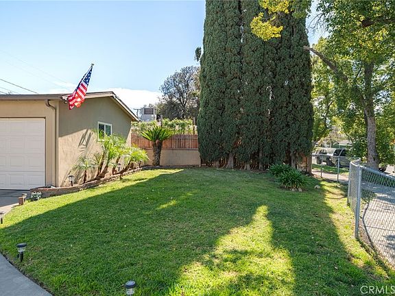 3rd image of 3619 Hoytt St