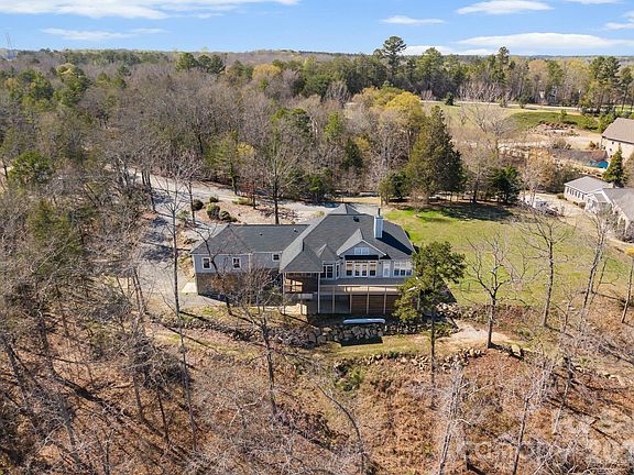 3rd image of 1492 Olympus Rd