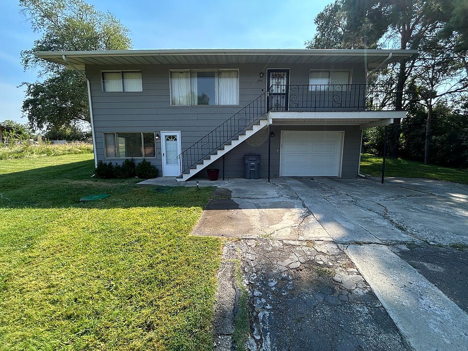 1st image of 2411 S Lyle St #1