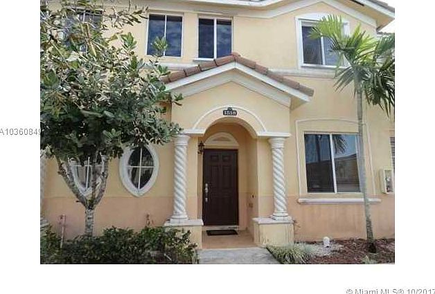 1st image of 1518 SE 27th St