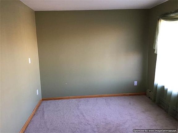 5th image of 307 Country Club Ln