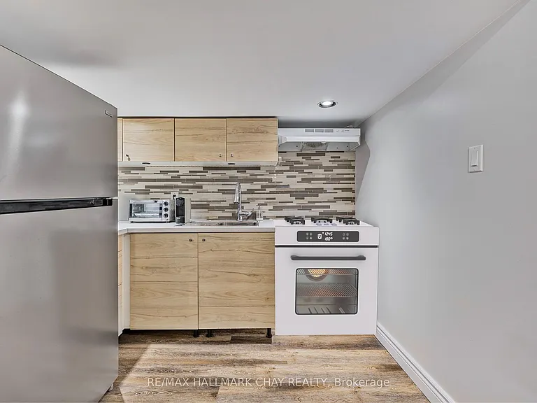 69 Richardson Dr #LOWER — Photo 5