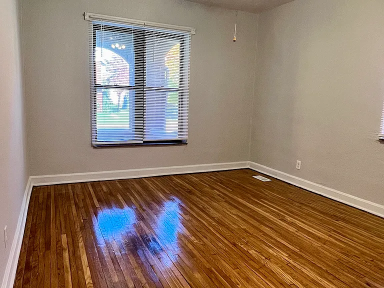 2121 9th Ave #1 — Photo 17