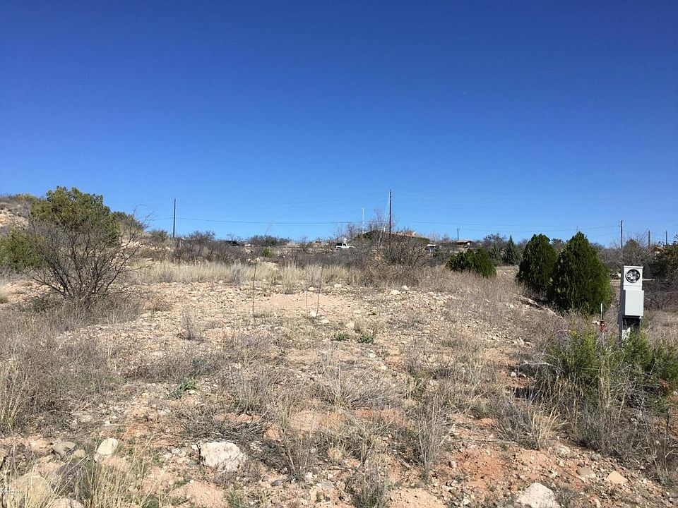 2nd image of 3940 Sweetwater Dr