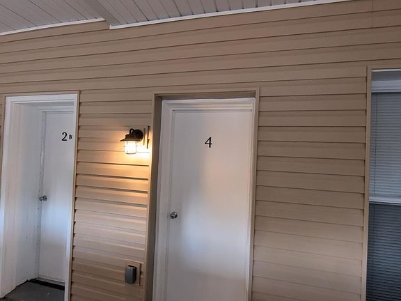 2nd image of 4646 York Rd #4