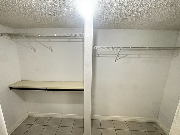 4th image of 11 Valencia Cir
