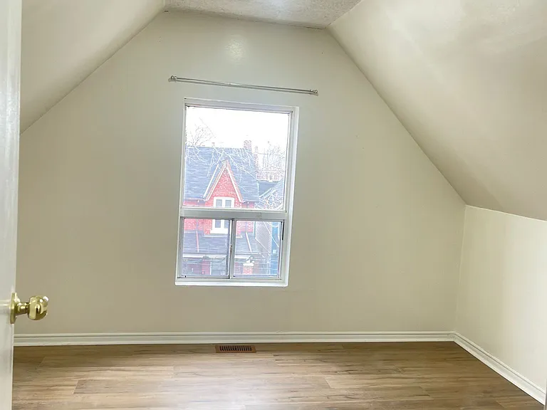 700 Brock Ave — Photo 12