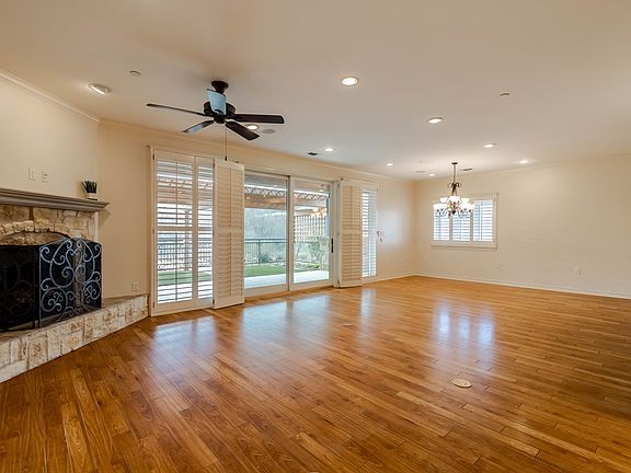 5th image of 521 Guadalupe St S