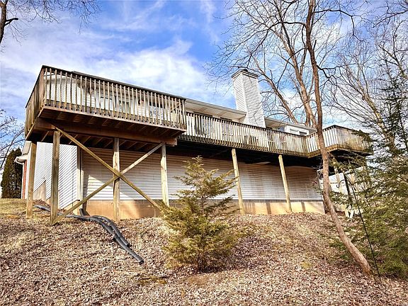 5th image of 214 Oxford Ave