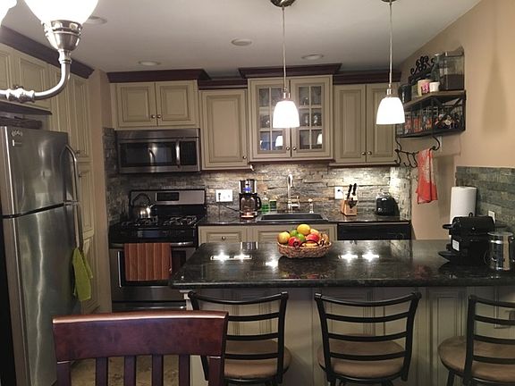 2nd image of 61C Georgian Ln APT 6