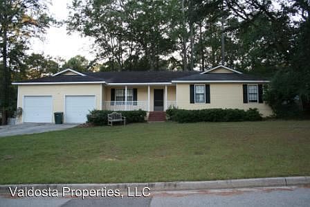 1st image of 2202 Oakgrove Cir