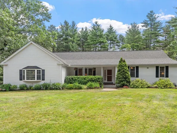 49 Brown Brook Circle, Fremont, NH 03044