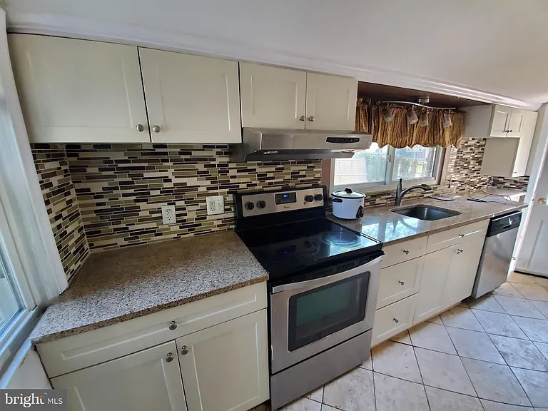 95 Highland Ave — Photo 4