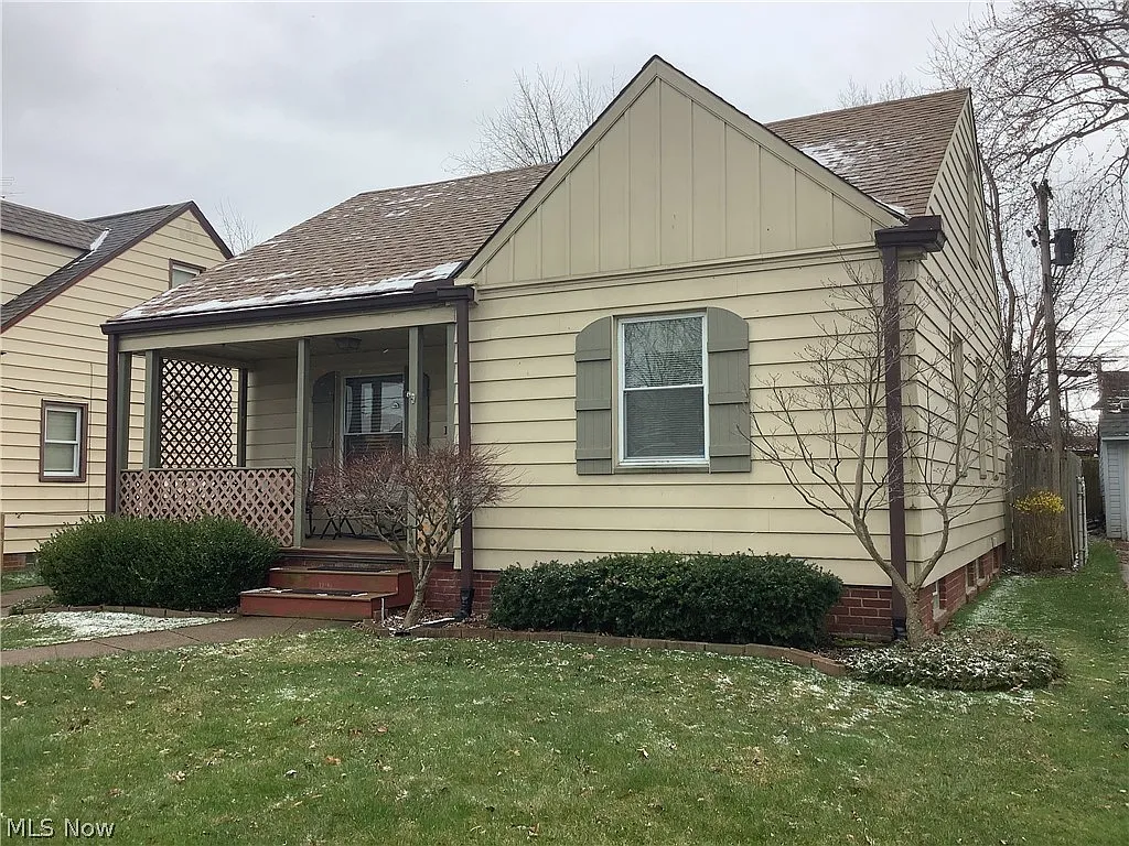 11801 Wayland Ave photo 1