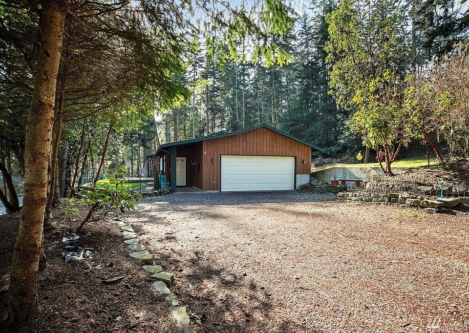 1st image of 830 Greentree Dr
