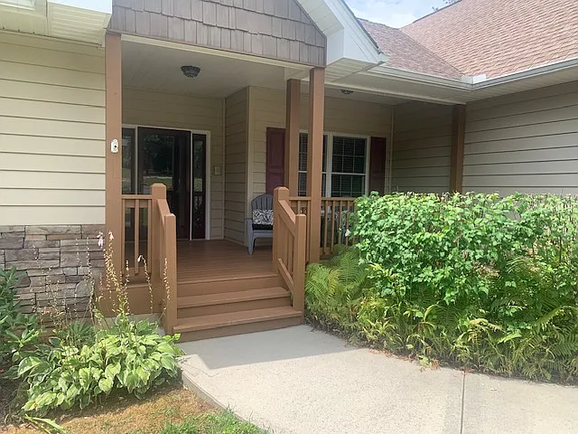3 bed, 2.5 bath, 2800 sqft, $3,475 — Photo 2