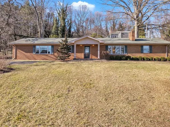 135 Valley St NW, Abingdon, VA 24210