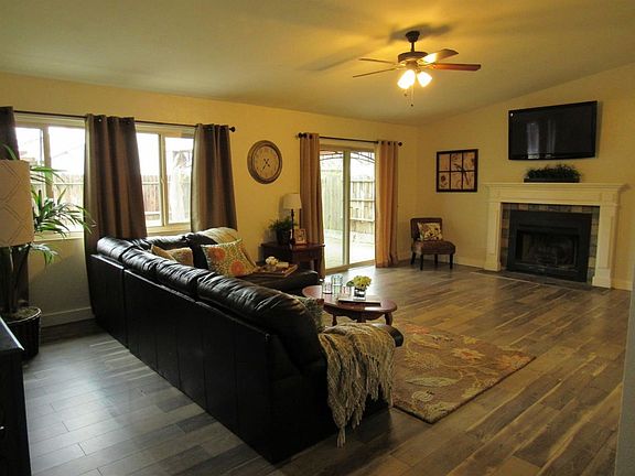 5th image of 306 Carlsbad Pl