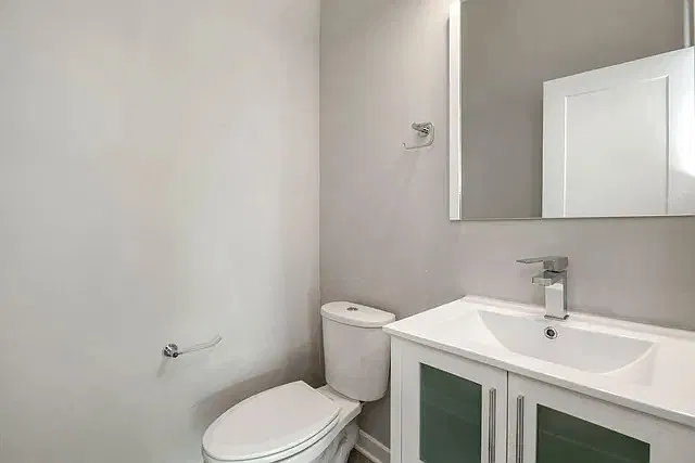 1 bed, 1.5 bath, $1,599 — Photo 2