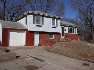 8126 NE San Rafael Dr, Kansas City, MO 64119
