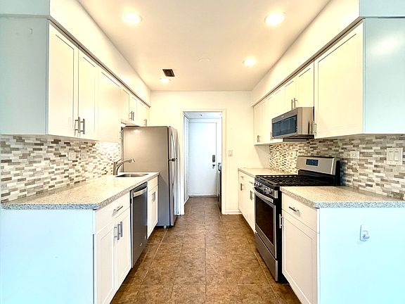 5th image of 7913B Knottingham Cir #B