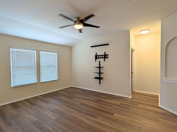 3rd image of 1009 Polmont Ct