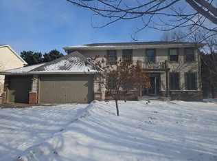 10772 Hawthorn Trl, Woodbury, MN 55129