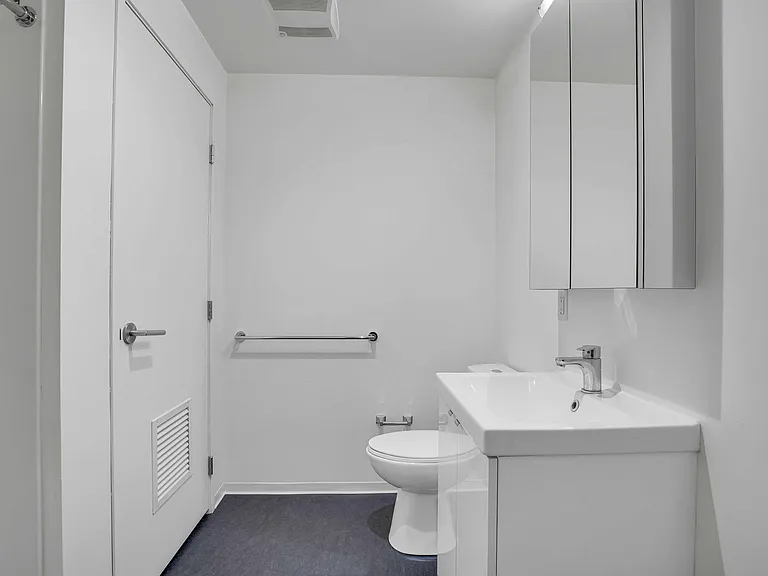 The Emery Apartments — Photo 32