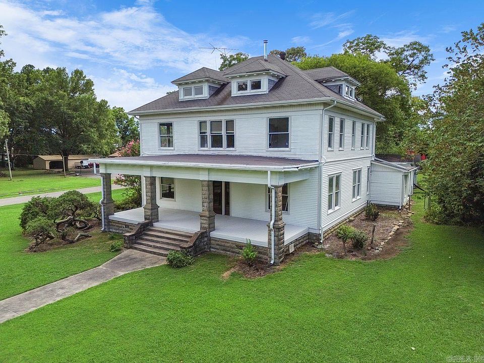 1st image of 401 Avenue 1 NE