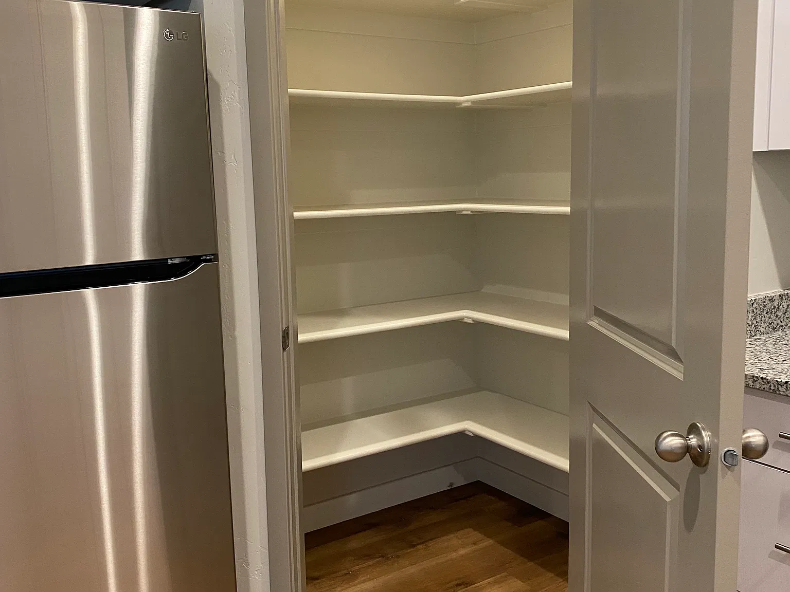 2 bed, 2.5 bath, 1400 sqft, $1,650 — Photo 2