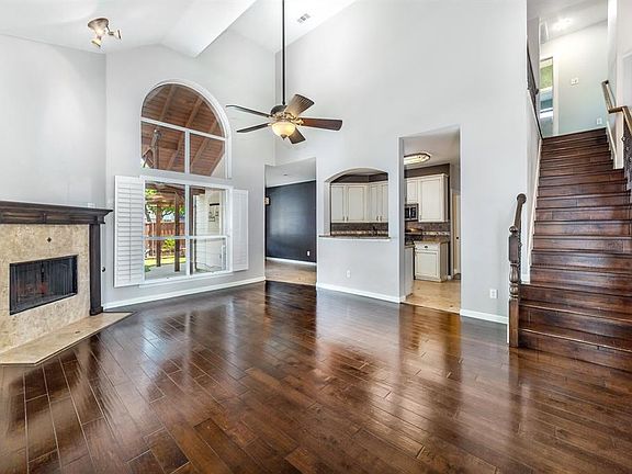 4th image of 3939 Willow Bend Dr