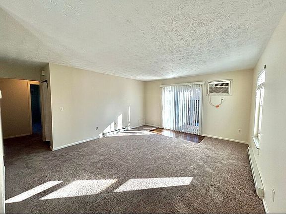 2nd image of 1431 Minstrel Dr #3