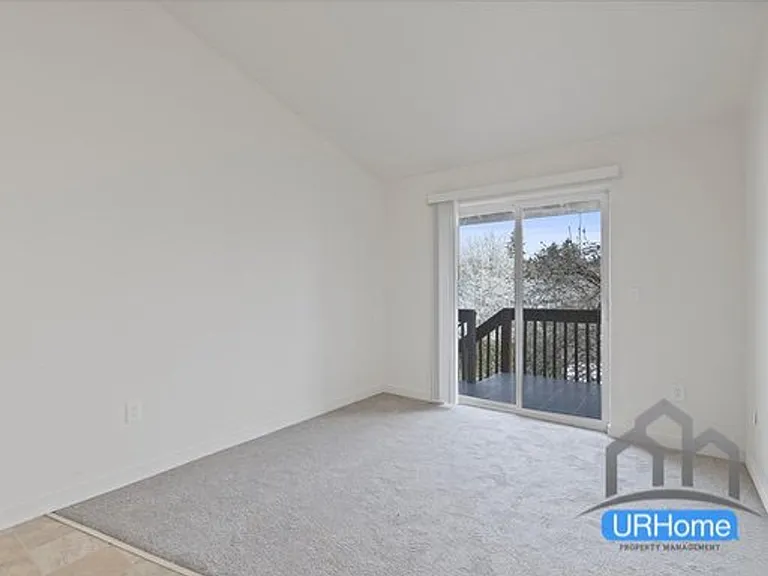 120 SE 143rd Ave — Photo 8