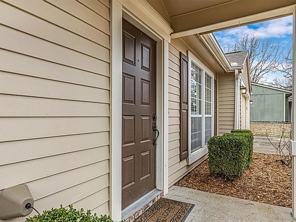 4th image of 2533 E Lancer St