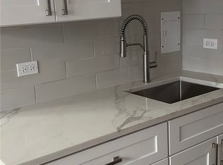 138 Asbury Ave #1NE, Evanston, IL 60202