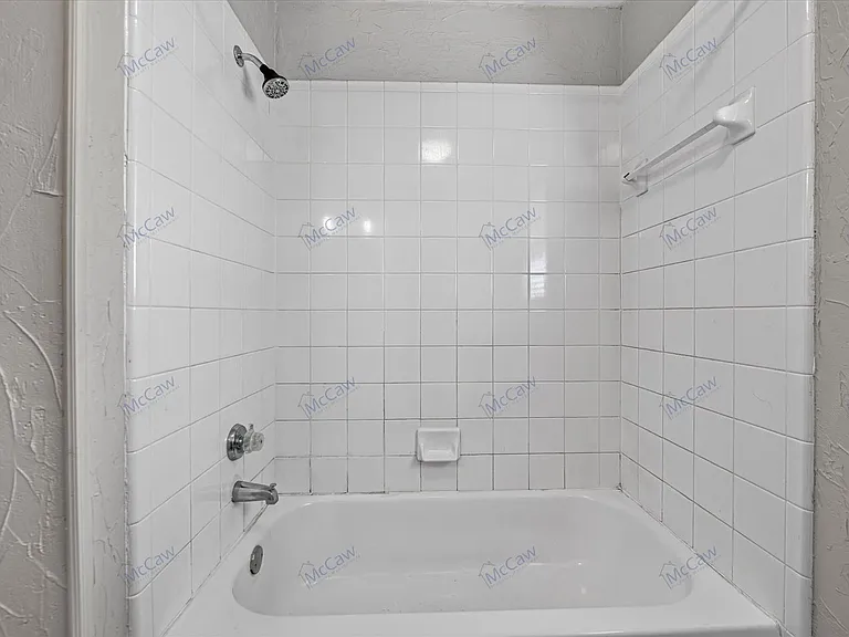333 Stately Oak Ln — Photo 24