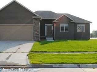 11020 Northloch Ct, Waverly, NE 68462