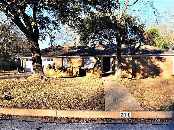 2nd image of 2010 Parkway Pl