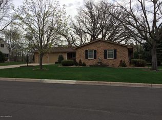 405 Ridge Rd, Albert Lea, MN 56007